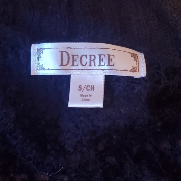 Decree Loose Knit Wrap Top - Picture 5 of 6